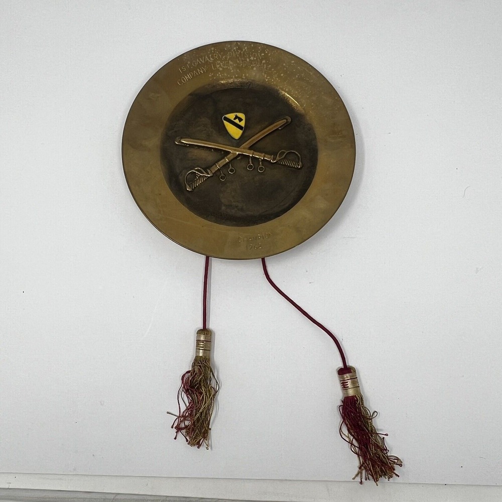 Vietnam War 1ST CAV DIV Award Vintage First Cavalry Division Champion Plate 1962